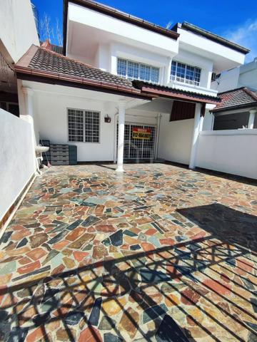 Freehold, Build up 2100sf, Renovated with tile flooring, 2 storey 1