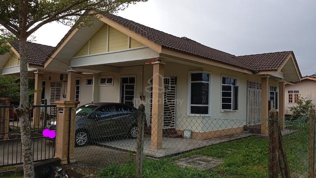 Rumah Semi D untuk disewa di Taman Pinang Merah, Paka. 1