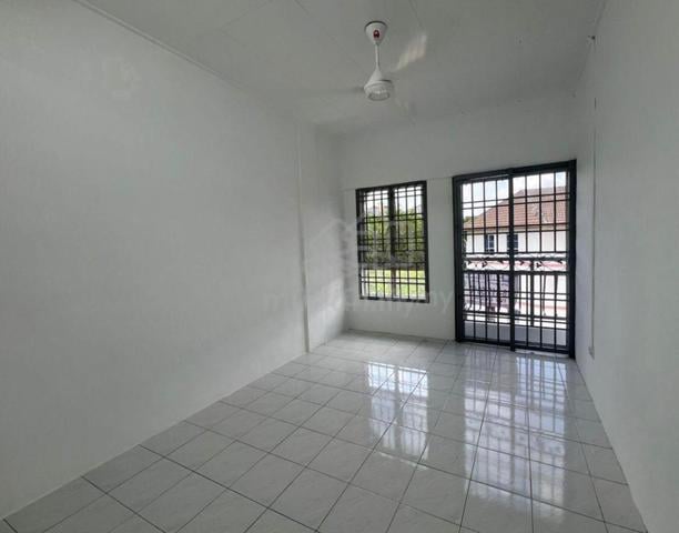 Park Avenue (Tampoi Indah) 1