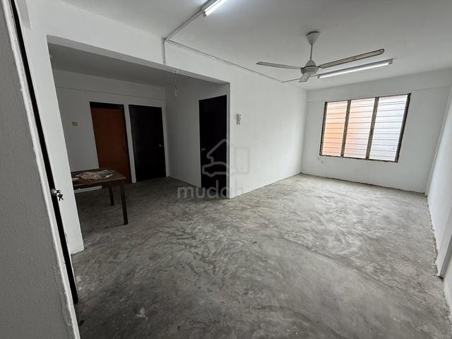 Flat Sri Lanang (Desa Tebrau) 1