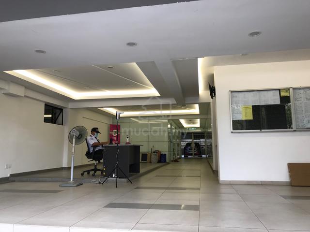Vista komanwel b master room for rent 1