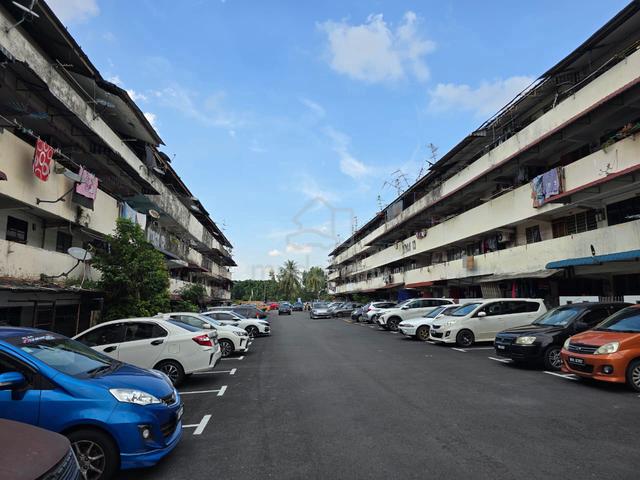 Flat Taman Ungku Tun Aminah 1