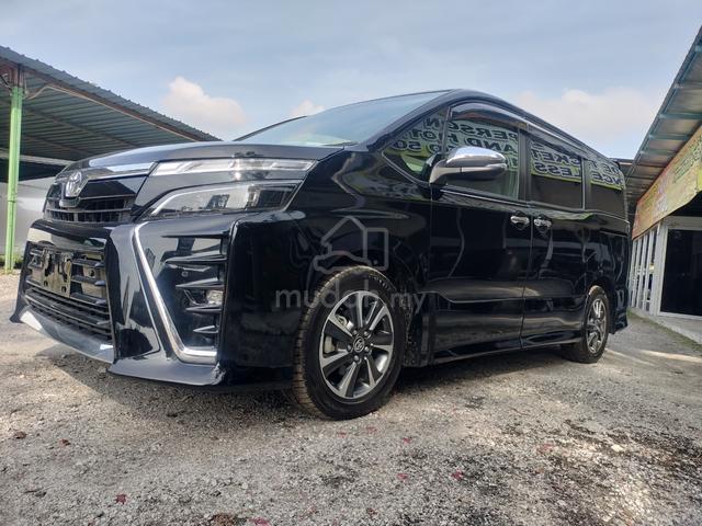 2020 Toyota VOXY 2.0 KIRAMEKI 3 - 2
