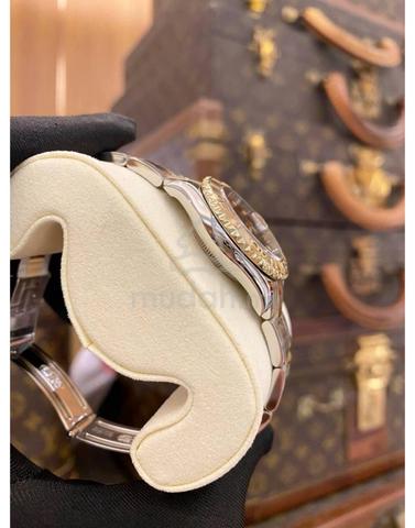 Carousel Image