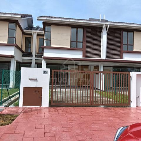Rumah Teres 2 Tingkat TamuHill Batang Kali 1