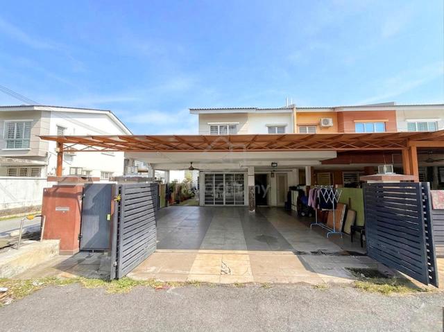 End lot Double storey terrace Idalia Timur Bandar Baru Enstek Nilai 1