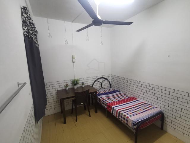 Bilik sewa wanita Muslimah (Mentari Court) 1