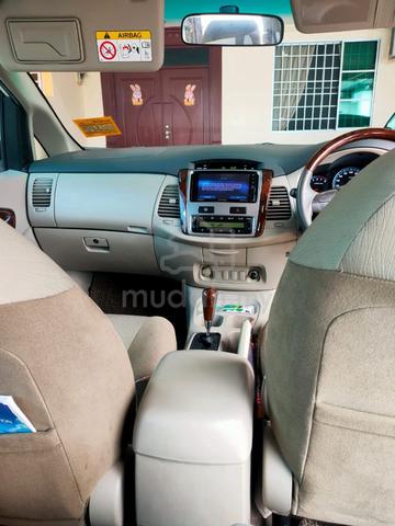 2016 Toyota INNOVA 2.0 G (Auto) - 4