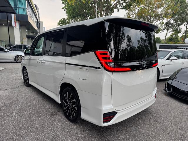 TOYOTA NOAH SZ 2.0(a)UNREG 2023 - 4