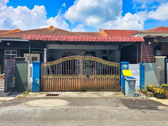FACING OPEN Single Storey Terrace Bandar Saujana Putra 1