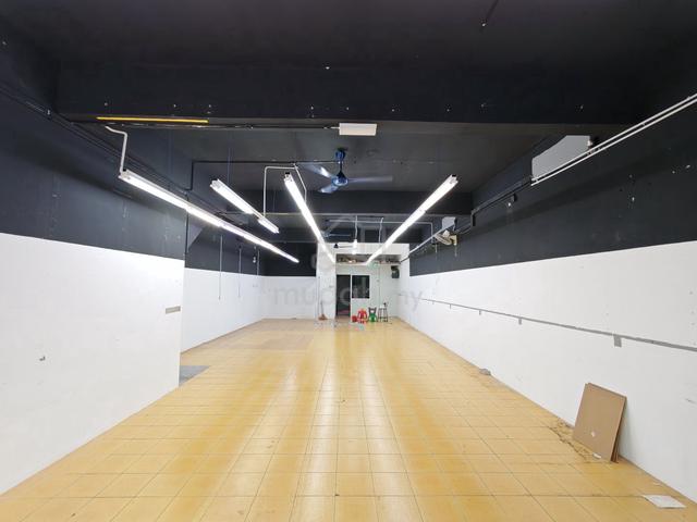 PRIME LOCATION GOOD PRICE 2 Sty Shoplot Ground Floor Lagenda Heights 1