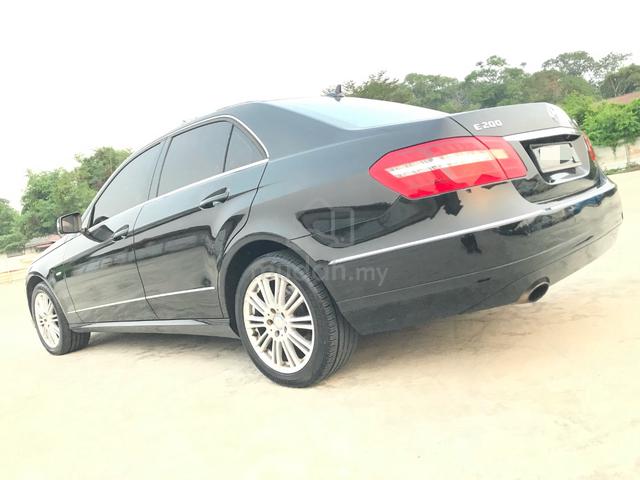 Mercedes Benz E200 1.8 CGI(A)LEATHER S/18"AMG RIM - 4