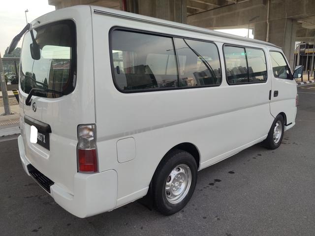 2014 Nissan Urvan 3.0 (M) Window Van 14 Seat - 4