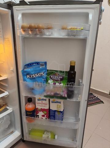 peti sejuk hisense 5 star refrigerator  - photo 3 of 3