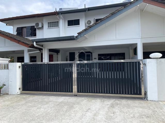 well-maintained, newly painted, auto gate intermediate terrace house 1