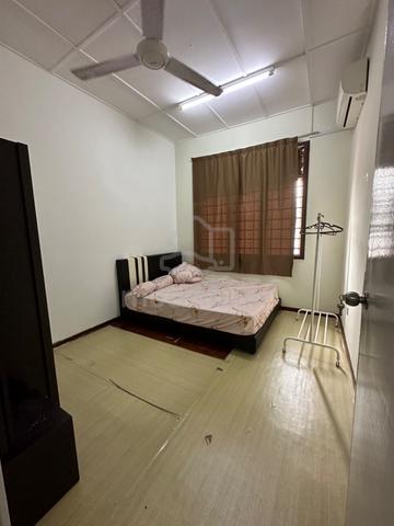 For Rent Master Room or Middle Room, Landed House Bukit Indah 1