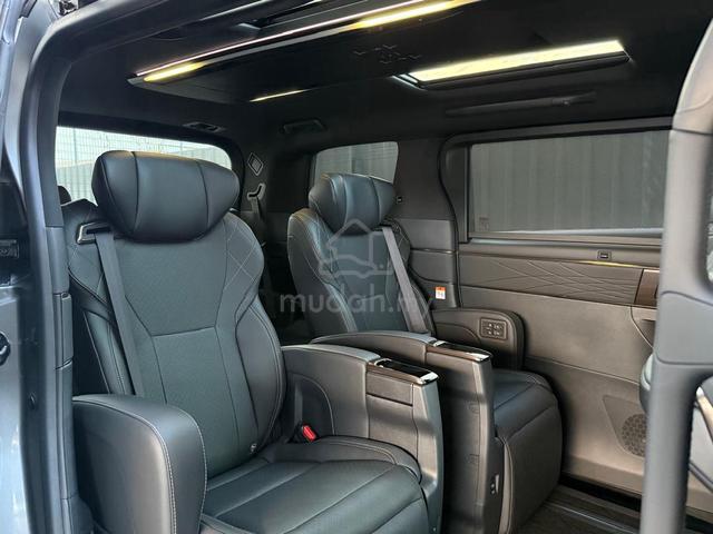 Black Interior 2025 Toyota VELLFIRE 2.4ZPREMIR 4WD - 3