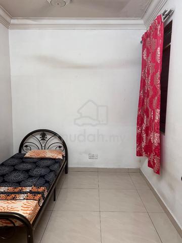 Single Room Mentari Court 1