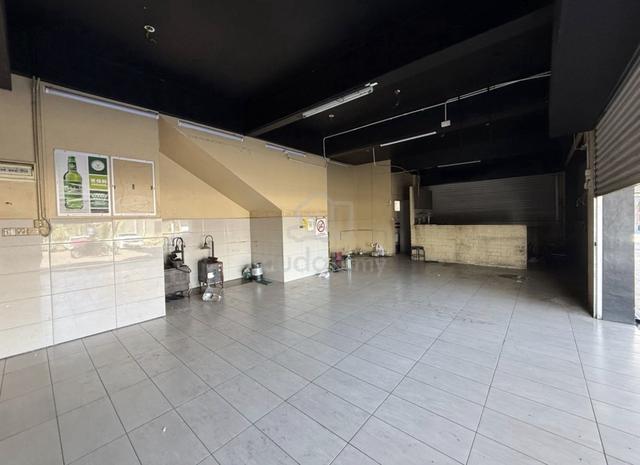Plaza 333/ frontage 1