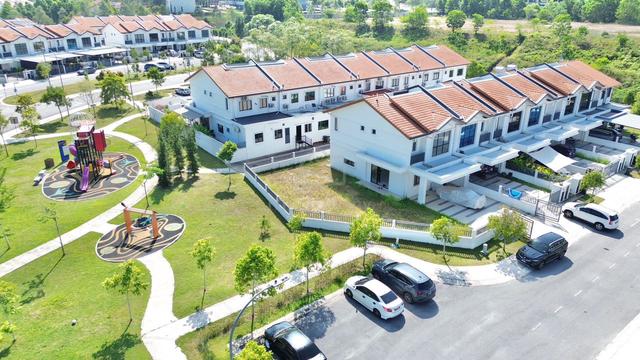 CORNER LOT (22 x 80) Double Storey Setia Alam Sari Bangi 1