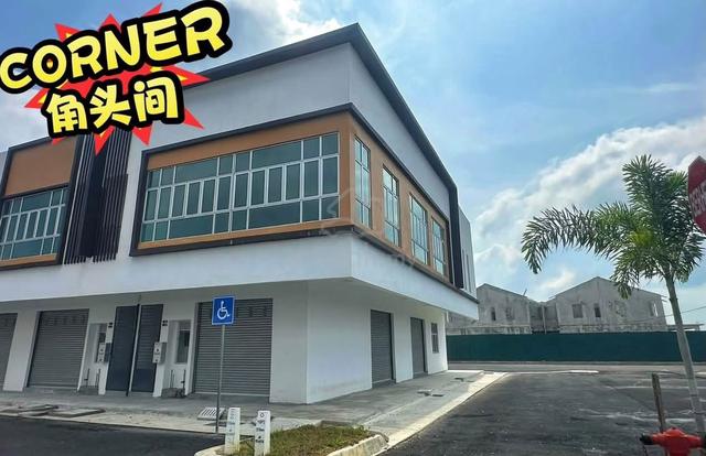 Corner Lot Jenjarom Scientex Shop Near Parking Zone, superb Location 1