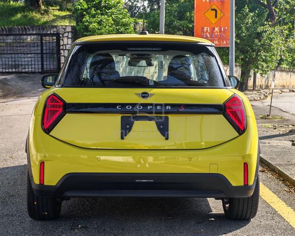 LATEST PETROL CUTE MINI 2024 Mini COOPER 2.0 S F66 - 5
