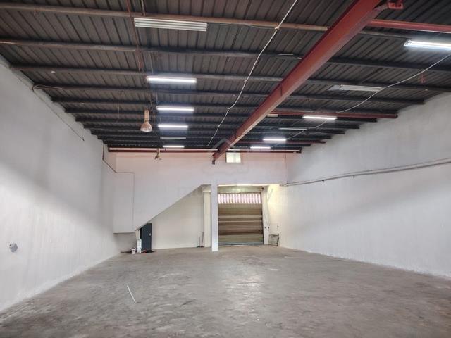 1.5 Storey Link Factory L/A 4000Sf Selesa Jaya Taman Industri Balakong 1