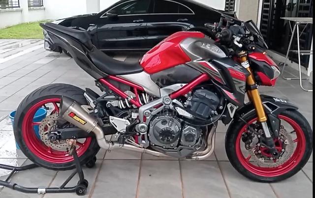 Carousel Image