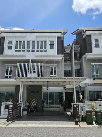 3-Storey Superlink Terrace House For Sale | Tiara South Semenyih 1