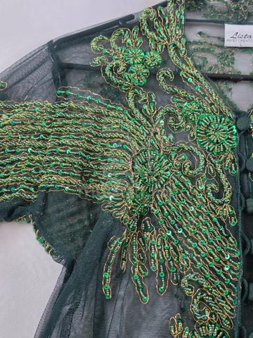 Kebaya Pendek Lace - photo 3 of 6