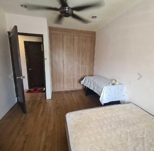 ss15 medium room near LRT 1
