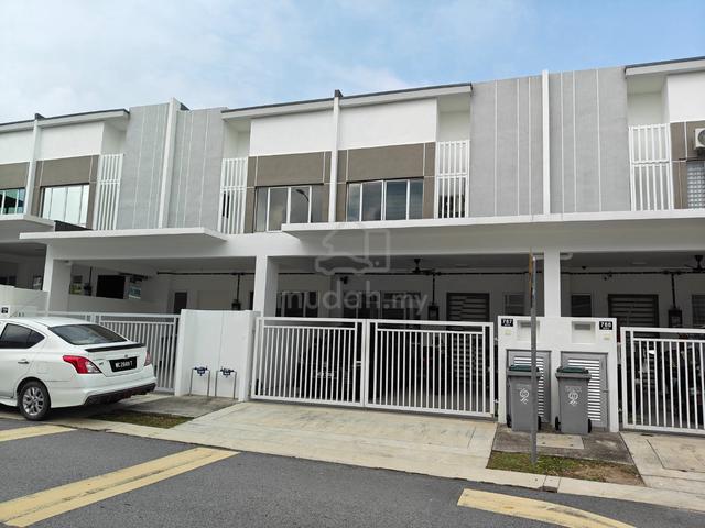 BAYU SUTERA BANDAR SRI SENDAYAN 2 Storey Terrace With Kitchen Cabinet 1