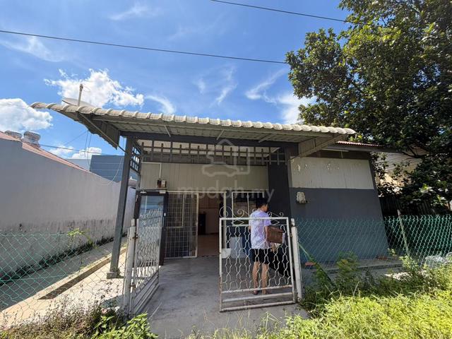 WITH LAND Single Stry Bungalow Wooden House Tengkera Klebang Kota Town 1