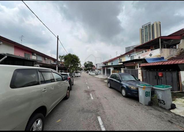 Skudai Taman Bukit Mewah Jalan Mewah Ria L.M.Cost Double Storey House 1
