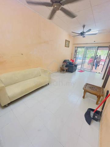 Facing Open Single Storey Terrace Garden Avenue Seremban 2 Near Masjid 1