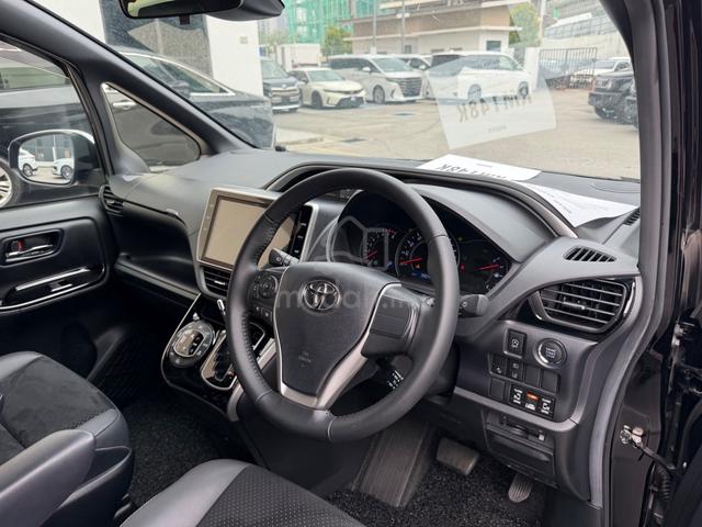 2021 Toyota VOXY 2.0 ZS KIRAMEKI PRECRASH LKA UNRG - 5