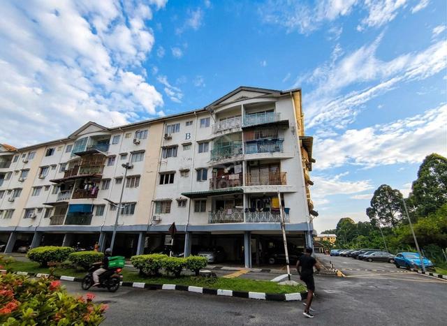Cheras Perdana Apartment Block D, E 1
