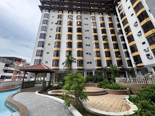 Straits Court Condominium 1