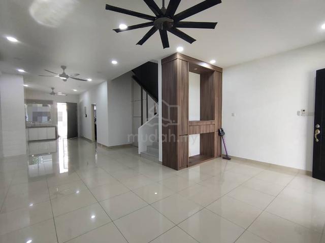 Renovated Gated 3 Storey Terrace | Taman Desa Oren | Sungai Puyu 1