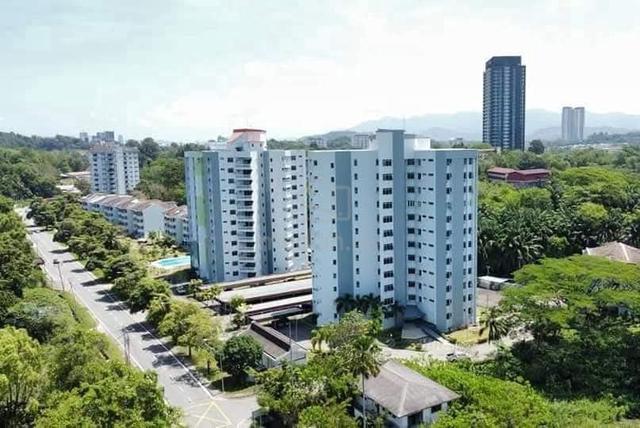 The Colonnades Condominium 1