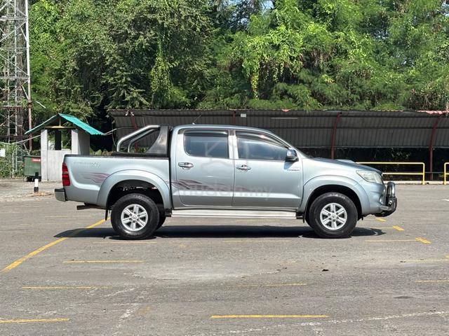 2013 Toyota HILUX D/CAB 2.5 MT - 5