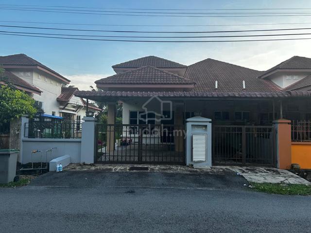 Bilik Muslim Di Senawang 1