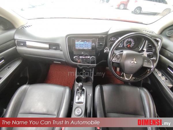 Mitsubishi OUTLANDER 2.4 (A) TAHUN DIBUAT 2016 - 4
