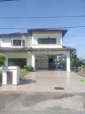 For Sale Double Storey Bungalow at Staffield Country Resort,Mantin N.S 1