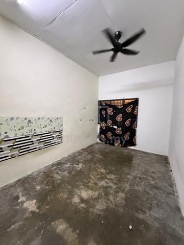 Senai Jaya 1Storey Unfurnish Near Seelong Welcome Foreigner Hostel 1