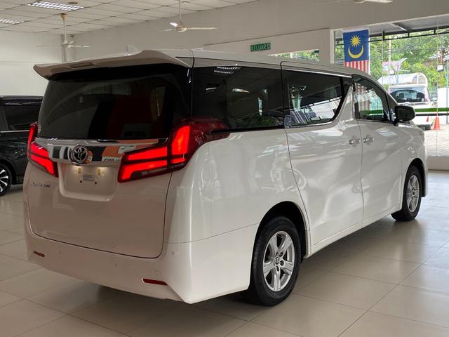 2022 Toyota ALPHARD 2.5 X 8 SEATER - 4