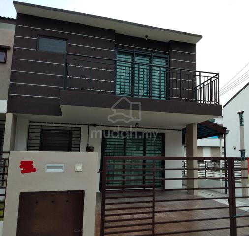Rumah Teres 2 Tingkat End Lot 1