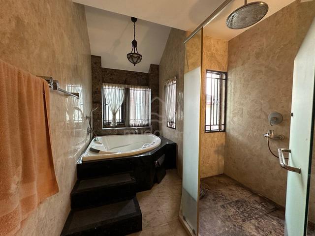 Luxury 2 Storey Bungalow House USJ 17 Subang jaya 1