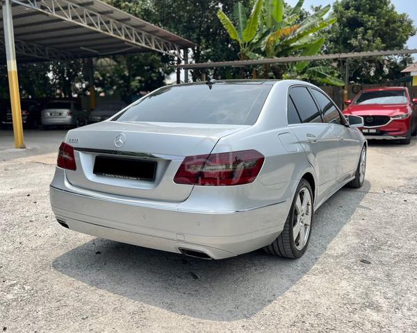 LKEDAI 2012 Mercedes Benz E300 3.0 AVANTGARDE W212 - 2