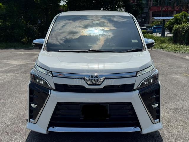 Toyota Voxy 2.0 ZS Kirameki - 5